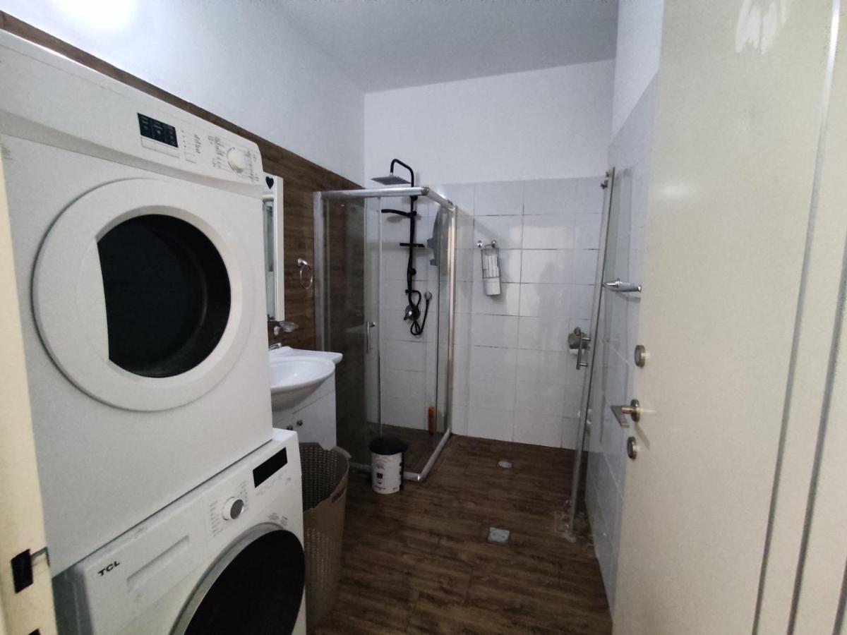 Family Master Apartment Nahariya Bagian luar foto
