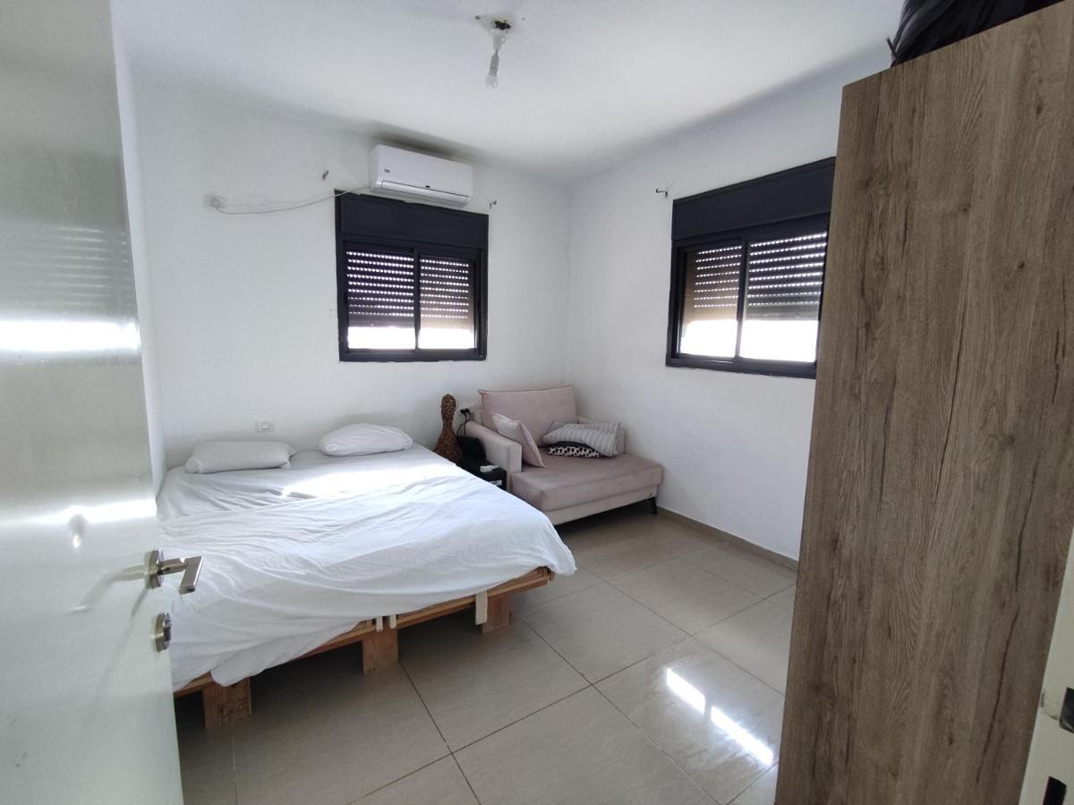 Family Master Apartment Nahariya Bagian luar foto